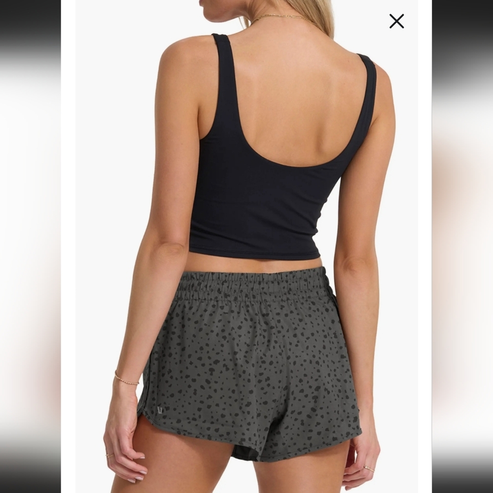 VUORI NEW CROP TANK TOP in Black /Size:Medium - Picture 2 of 6